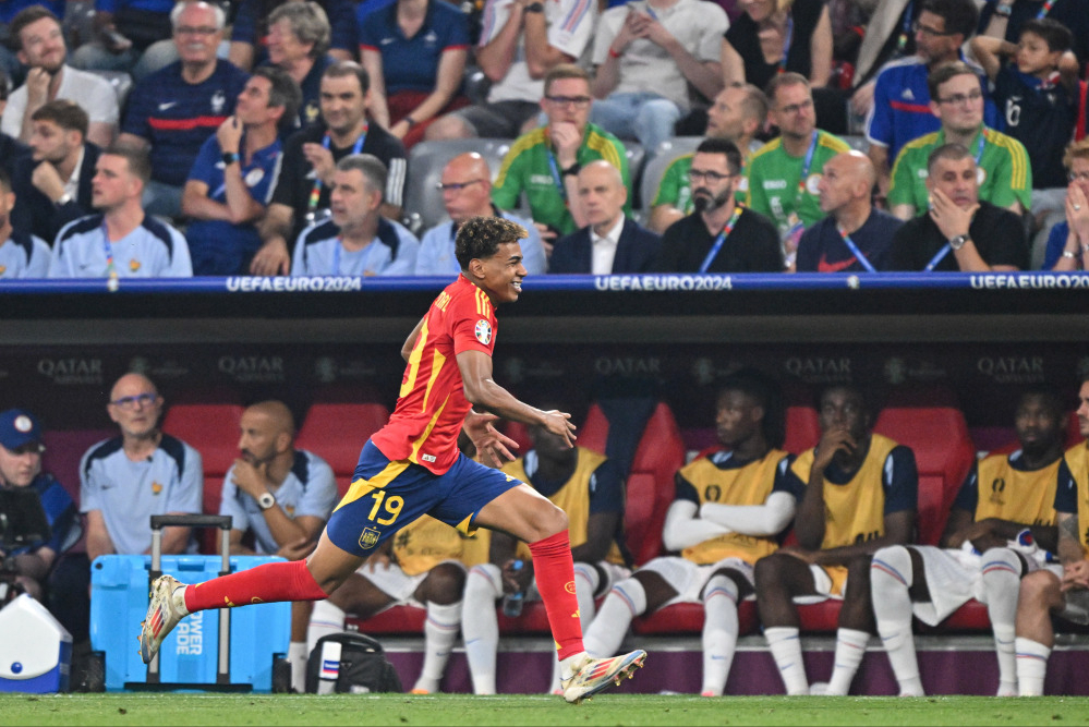 九游游戏旧版本-败北引发热议！，姆巴佩在塞尔维亚队比赛中比赛局势复杂引发球迷热议的简单介绍