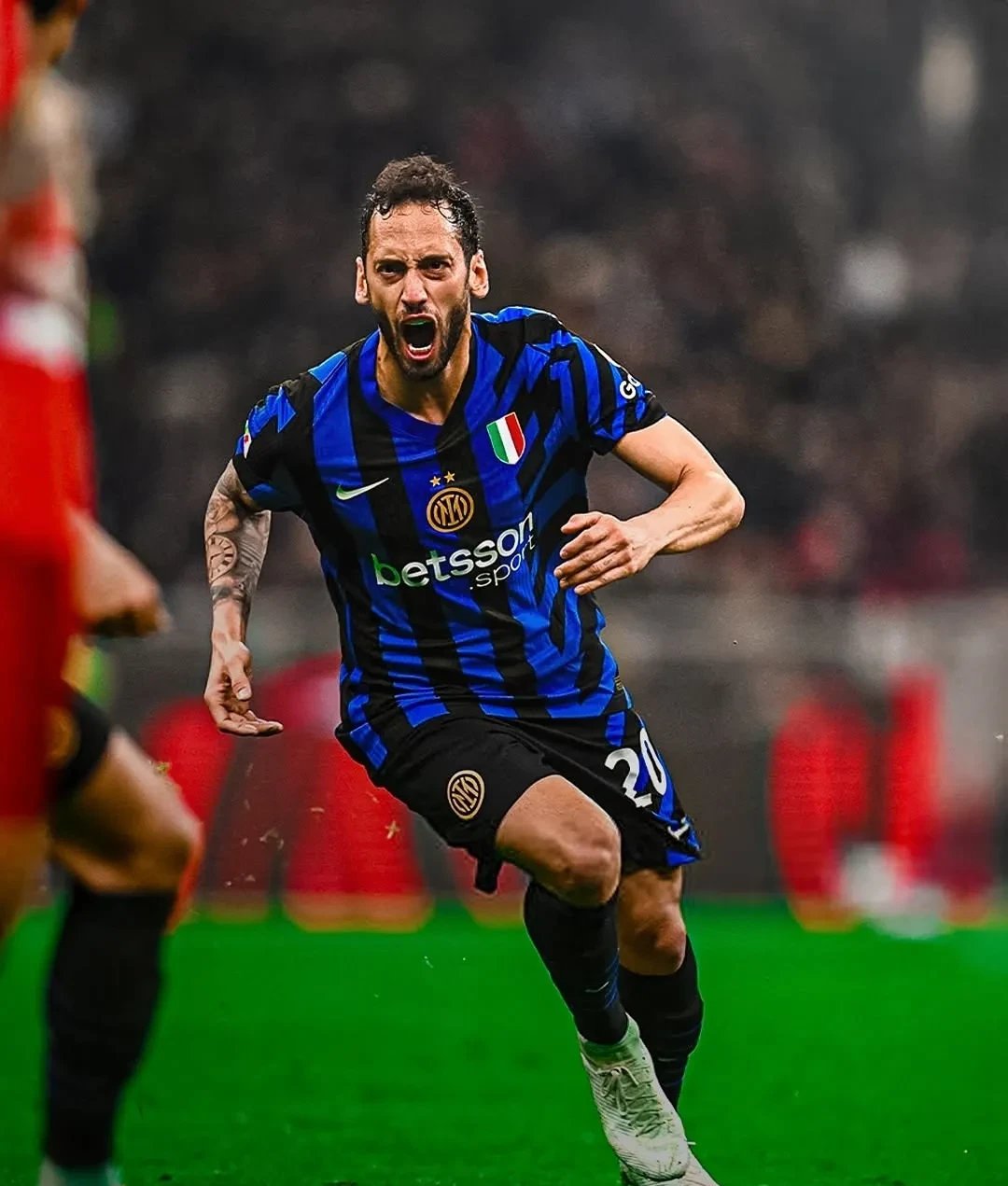 九游游戏旧版本-NBA总决赛清晨走向成谜，AC米兰回应争议，目标明确，训练强度明显提升(15一16年nba总决赛第六)