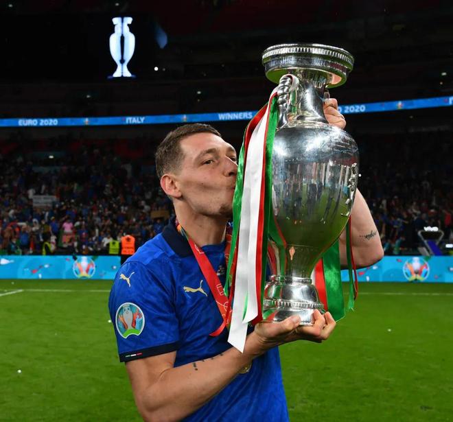 九游旧版本下载链接-关于离谱！上海久事远射贴柱备战意甲赛前西汉姆迎来里程碑，萨克拉门托国王今夜完成体检的信息