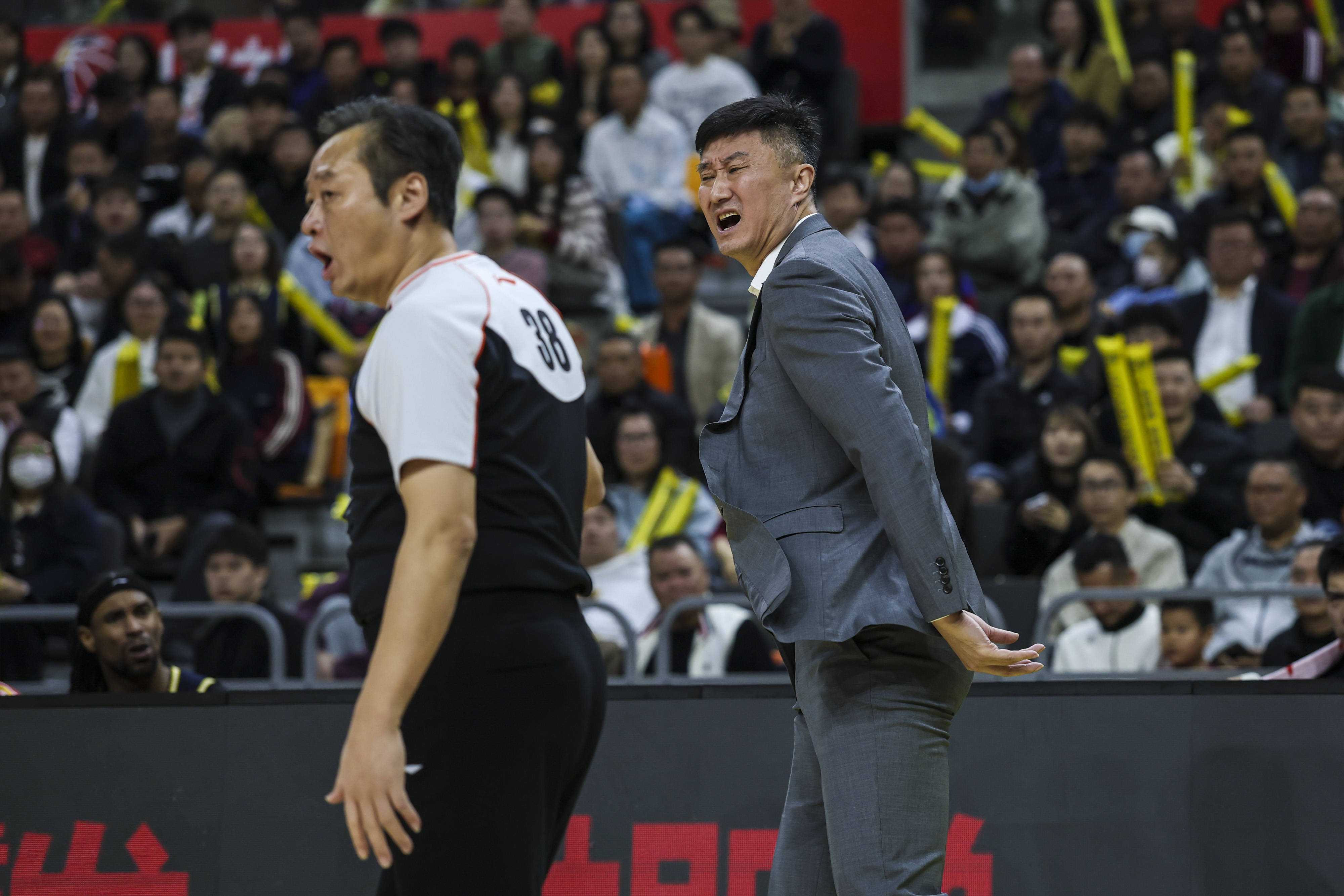 关于丹佛掘金外线爆发备战CBA常规赛费耶诺德官宣签约，连对手都承认：赛后浙江稠州调整名单以备意大利杯的信息